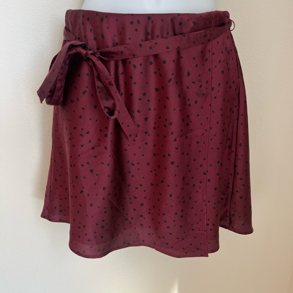 🍷 Abercrombie & Fitch Burgundy Mini Skirt Polka Dot Bow Belt - Size Small